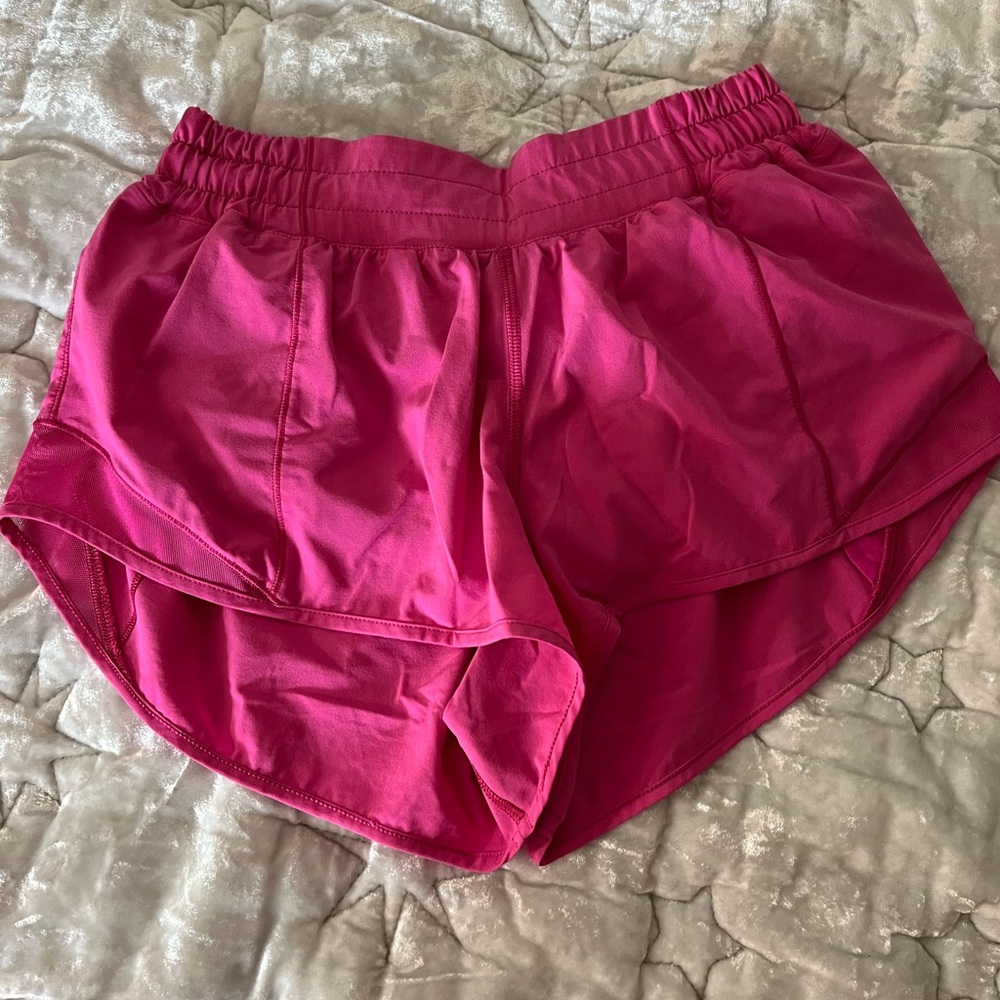 Lululemon Hotty Low Rise Lined Short